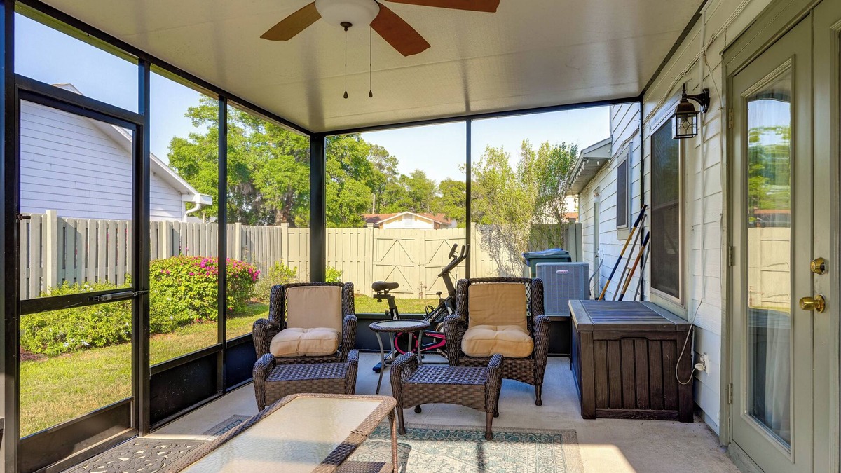 Ocoee House | 10 Mi to Universal Orlando: Home w/Screened Porch