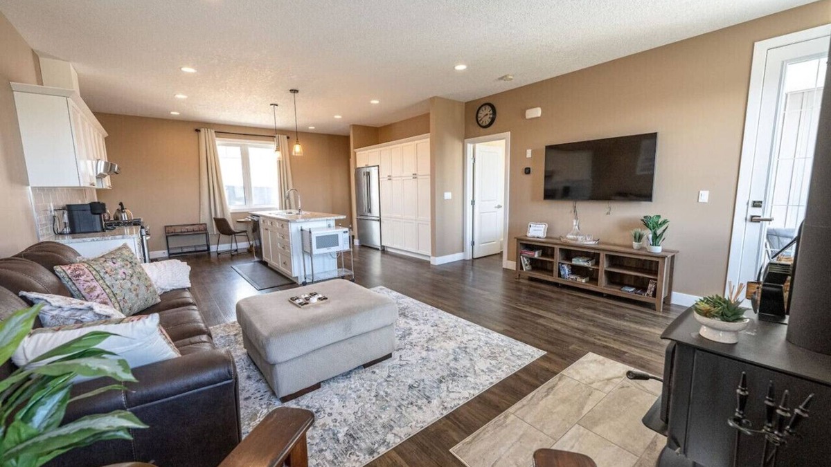 Woking House | 10 min from Teepee Creek Rodeo Grounds - Country Retreat