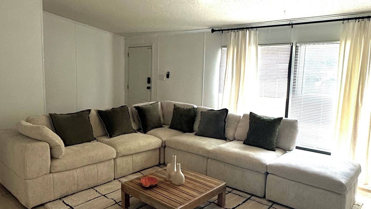 Pleasant Gap House | 10 min from the stadium , 3 bedroom, 2 bath.