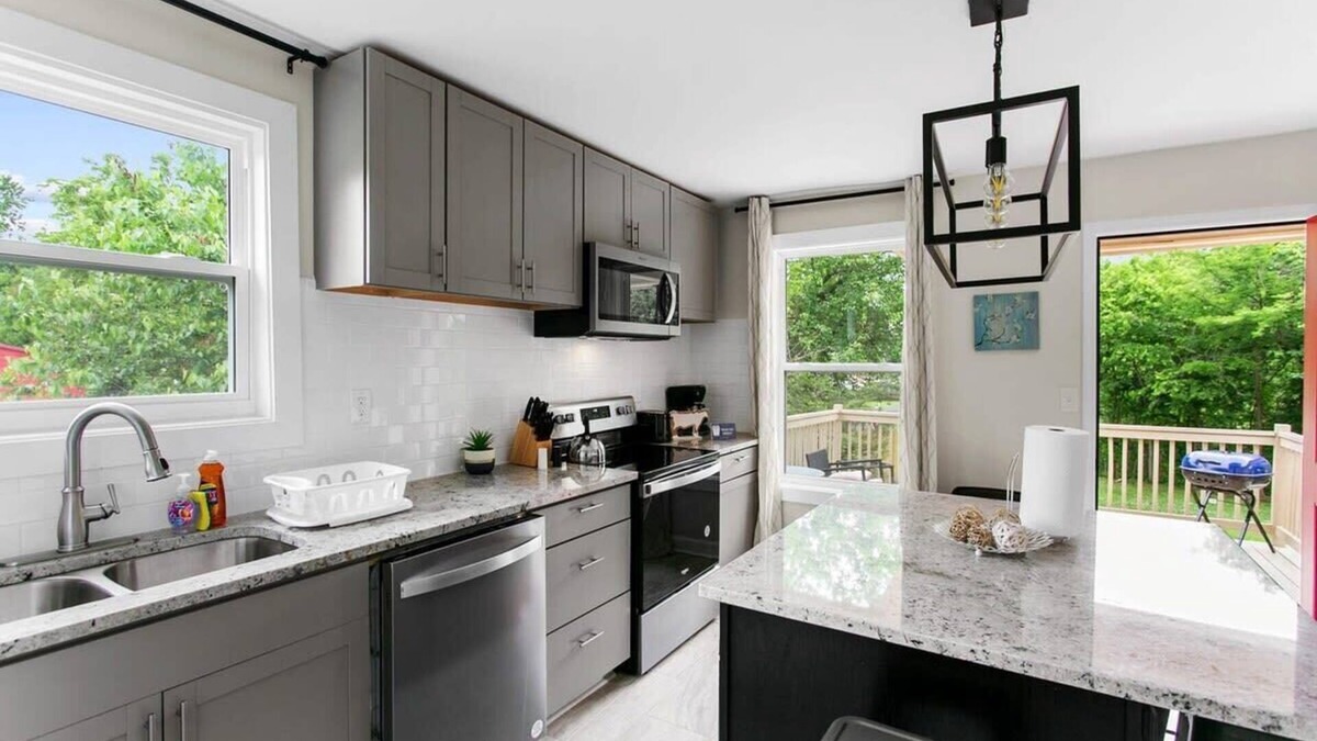 Birmingham House | 10 Min to Downtown-Modern in Magic City-Both Units