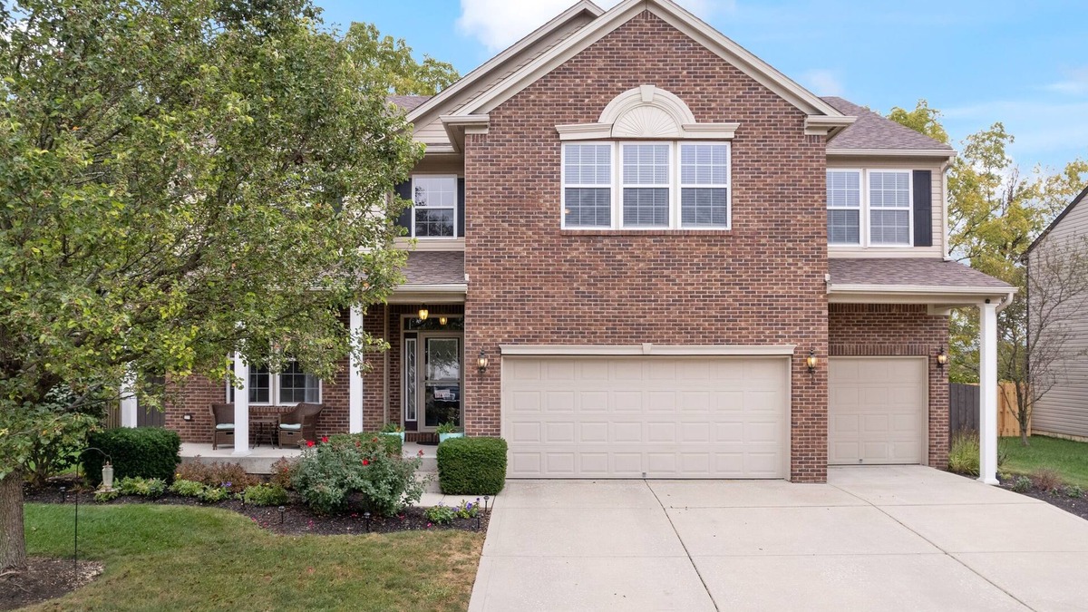 Westfield House | 10 Min to Grand Park/3 Car Garage/Office