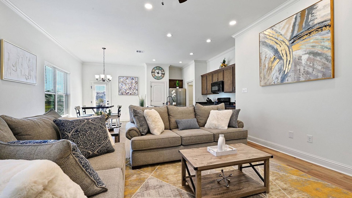 Highlands - Perkins House | 10 min to LSU and Laberge Casino - Brand New Lakefront House Quiet n Safe