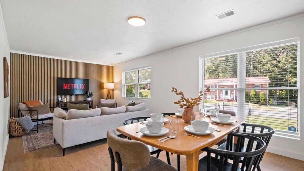 Summerlee House | 10 min to NRG & ACE | Gorge Getaway, Pet-Friendly