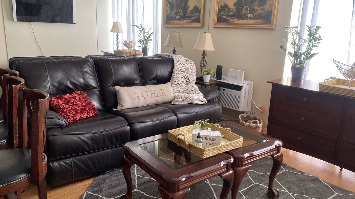 Rosemont Condo | 10 min walk to Stevenson Convention Center