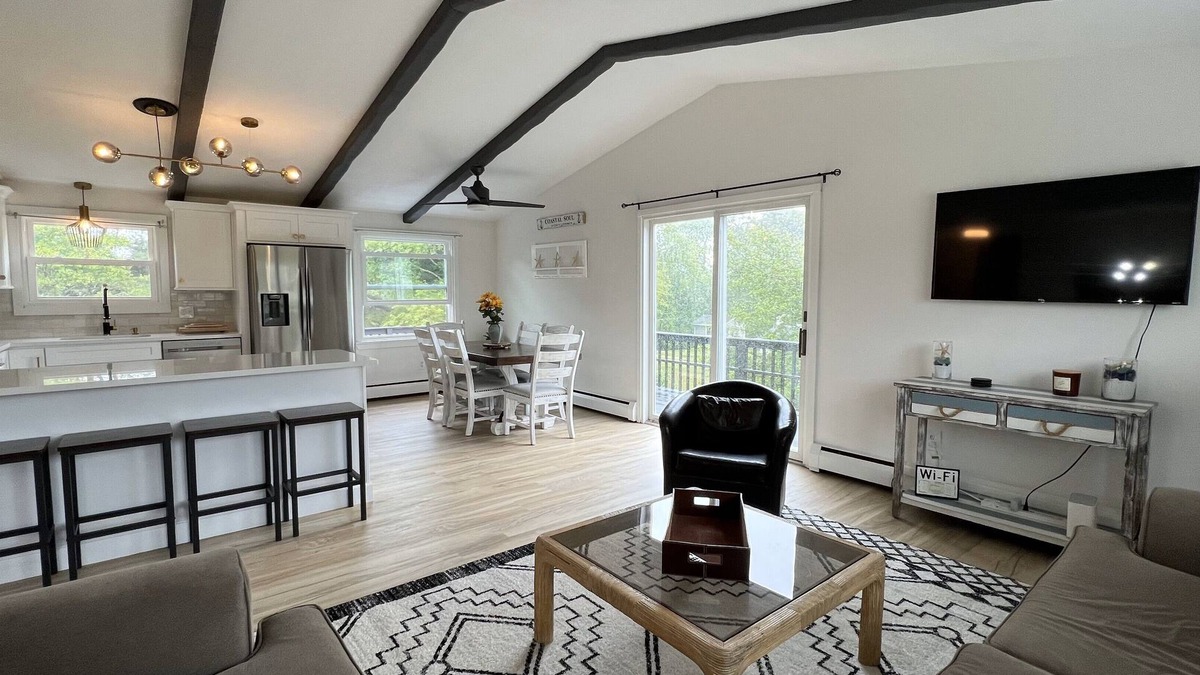Matunuck House | 10-min walk to SK Town Beach/4 bed 2-bath home in Blackberry Hills neighborhood