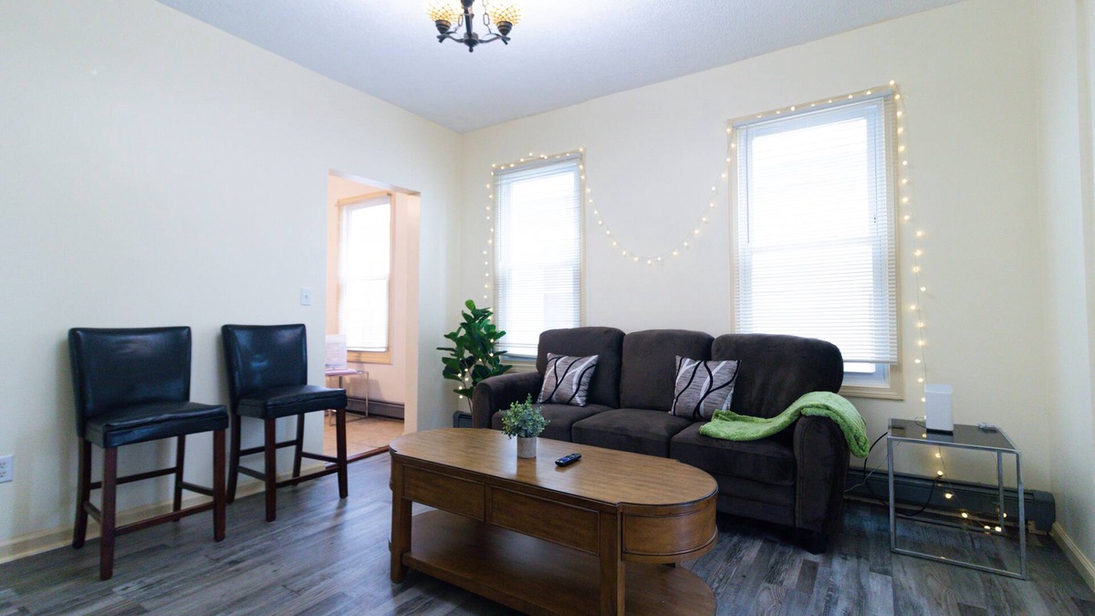 Dwight Apartment | 10 mins from Yale, 5 mins from Hospital
