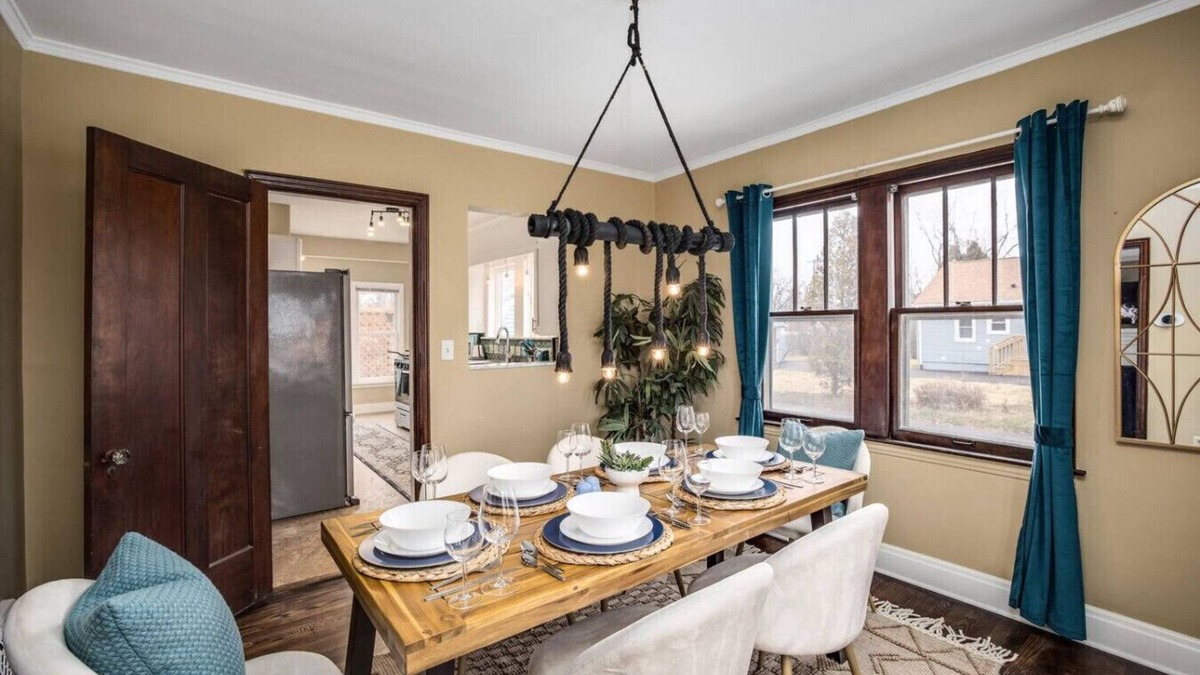 Ann Arbor Apartment | 10 Mins To The Big House/Sleeps Up To 10 Guests