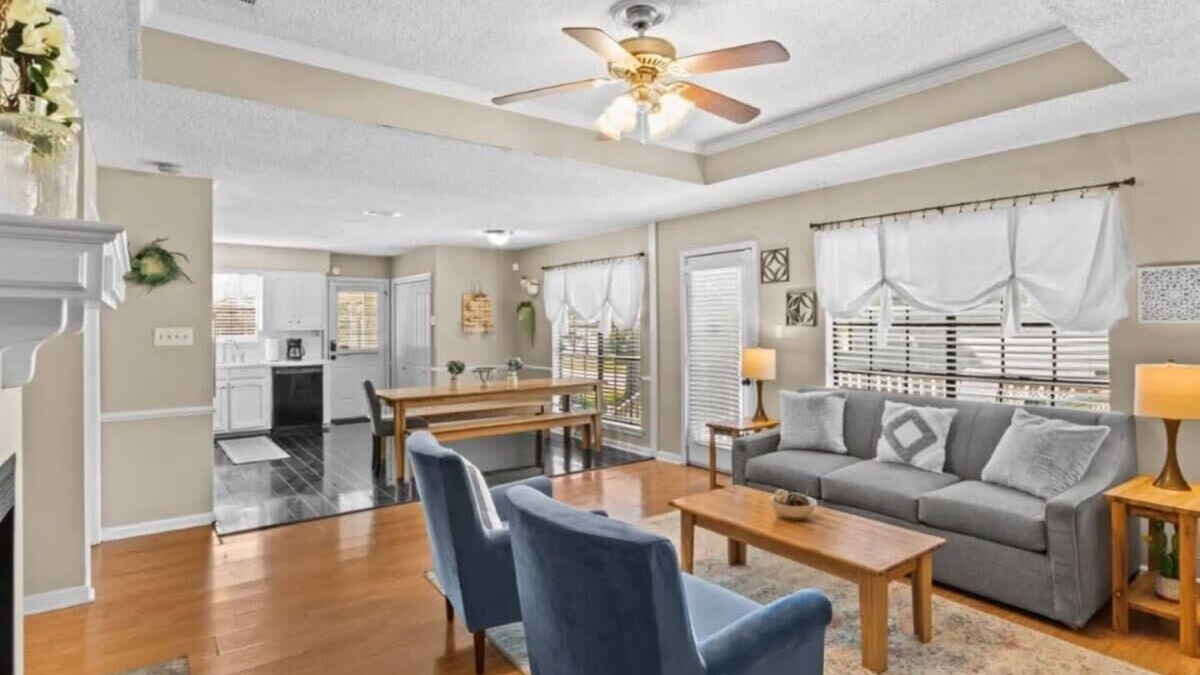 South Baton Rouge House | 10 Mins to Tiger Stadium! South Burbank Bungalow