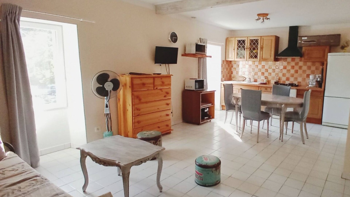 Saint-Laurent-le-Minier Apartment | 10 minutes walk from the waterfall, bright apartment, pets welcome!