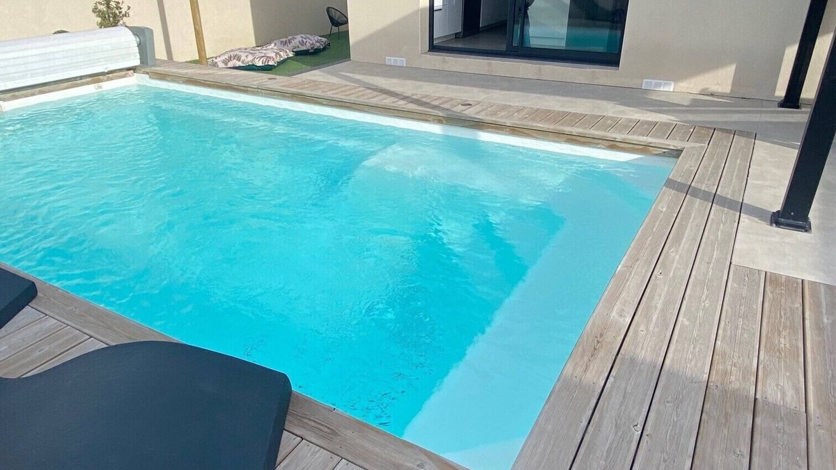 Pia House | 10-MINUTE DRIVE TO BEACHES HOUSE PRIVATE AIR-CONDITIONED POOL