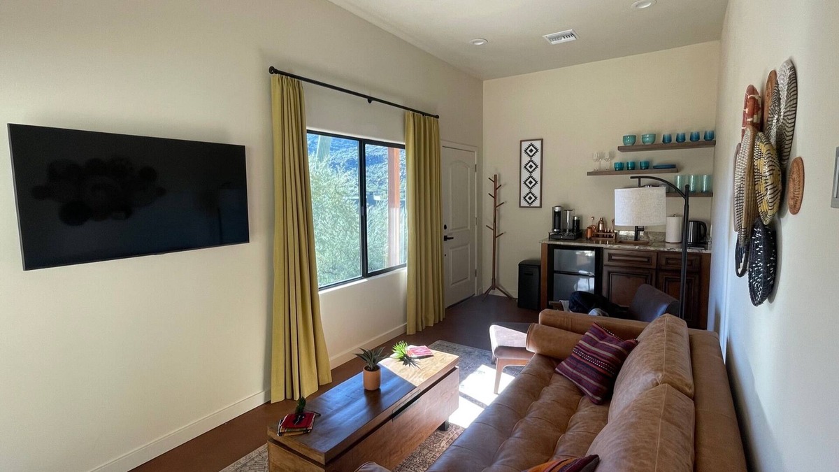 Cave Creek House | 10 Minute Walk to Downtown Cave Creek Restaurants, Night Life and Shops