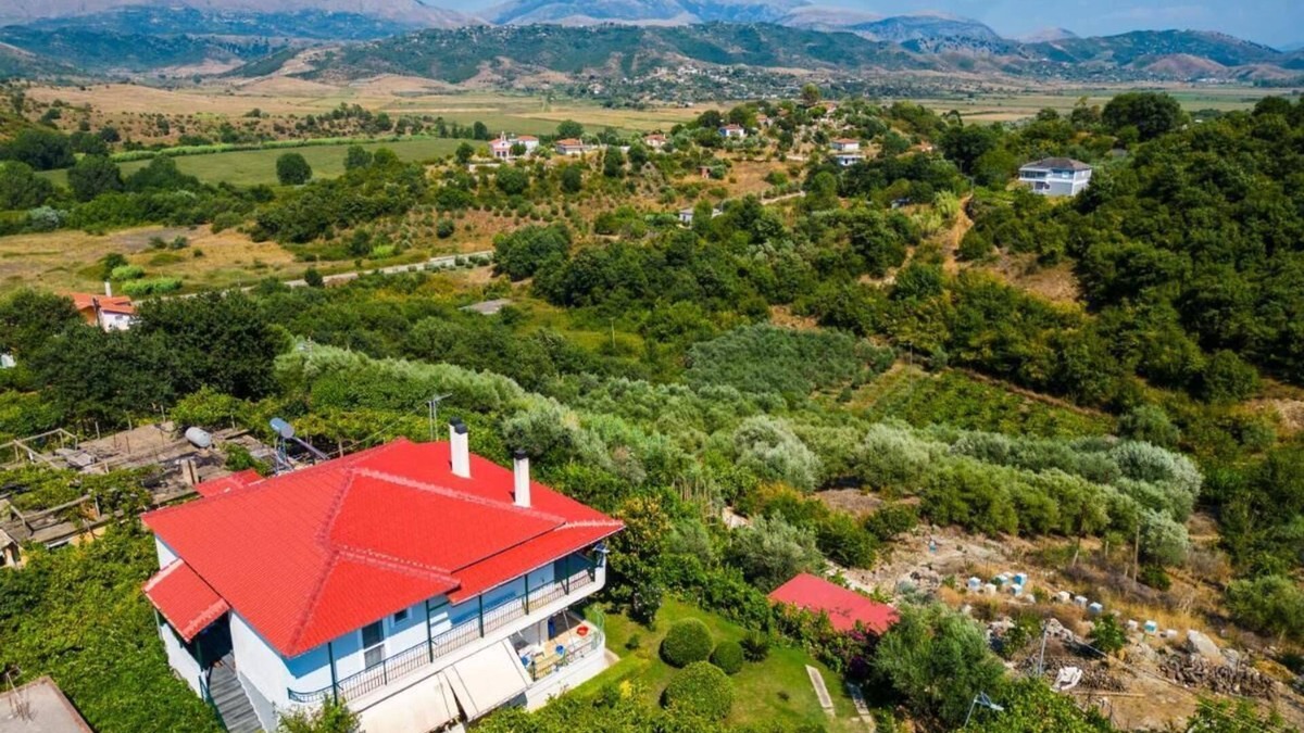 Aliko Apartment | 10 minutes by car from Saranda and 5 minutes from most famous beaches.