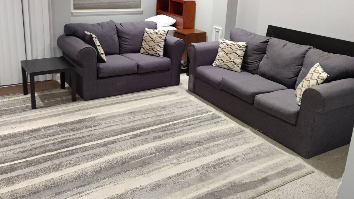 Sterling House | 10 minutes from Airport and Dulles Town Center.