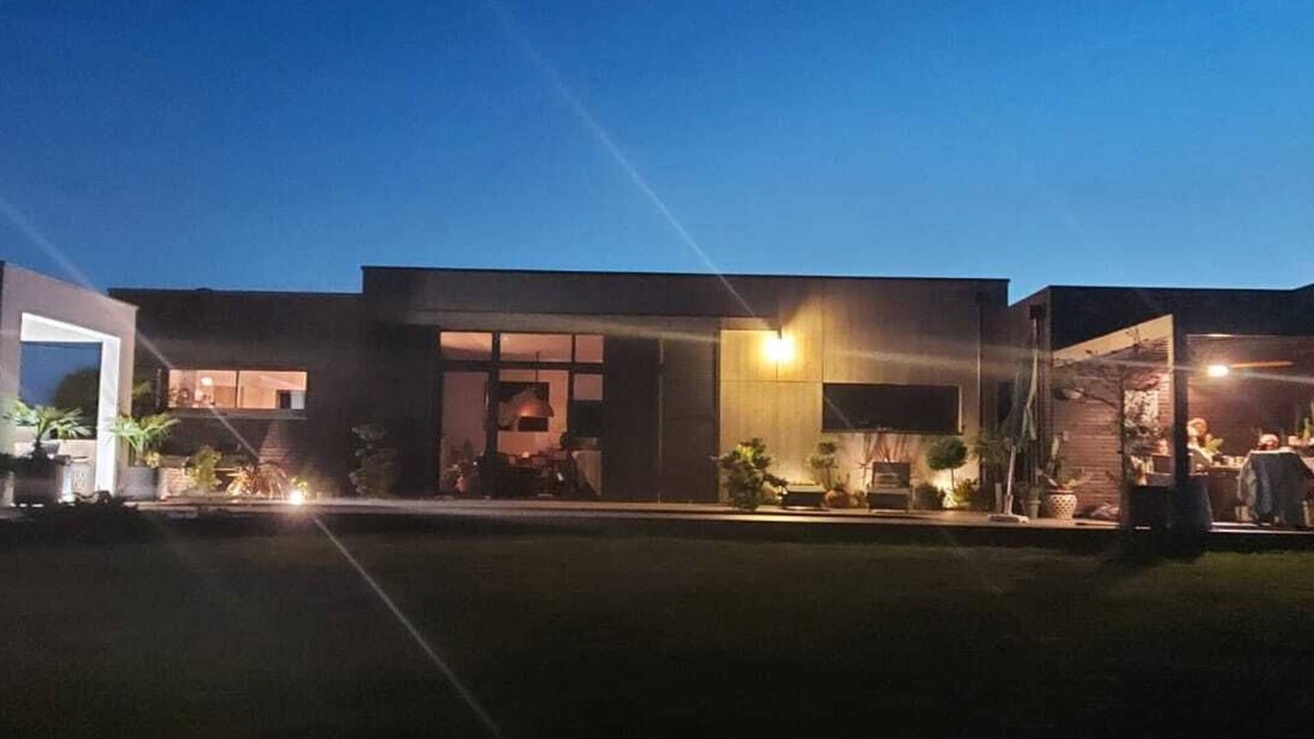 Bouniagues Villa | 10 minutes from Bergerac, contemporary villa in the Monbazillac vineyards