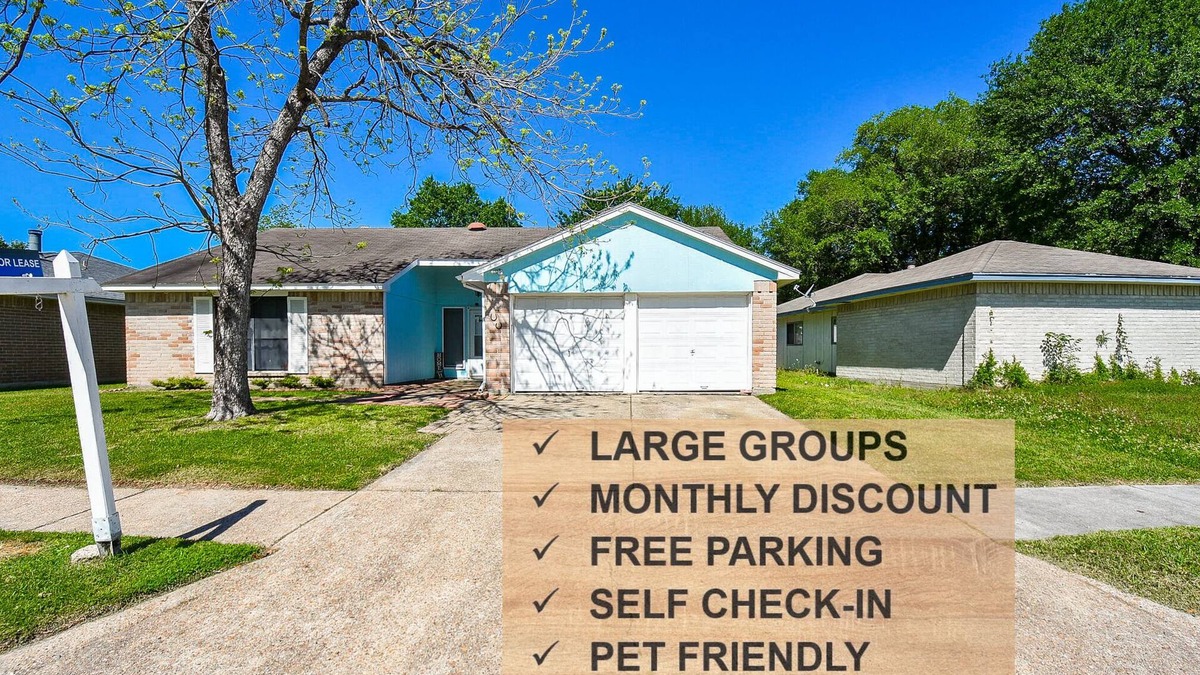 Humble House | 10 Minutes from IAH and Mall, Newly Rehabbed