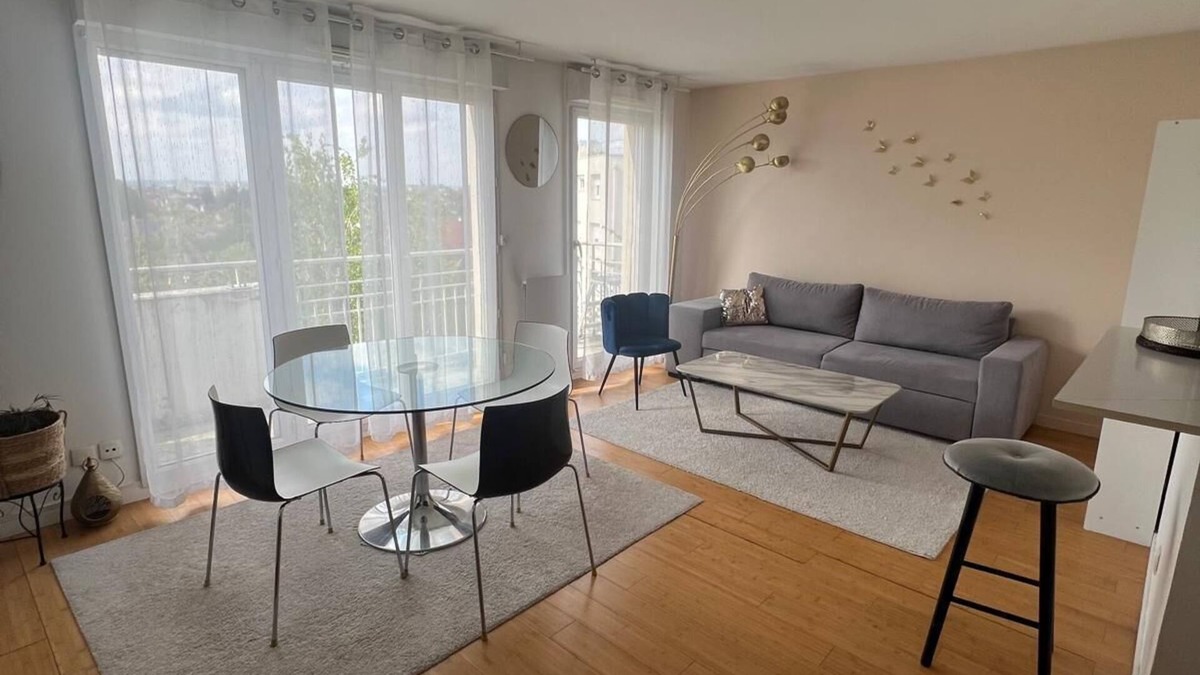 Bobigny Apartment | ✨ 10 minutes from Paris - Lovely Apartment & Spacious ✨