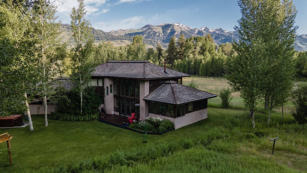 Moose Wilson Road House | 10 Minutes from the Jackson Hole Mountain Resort!