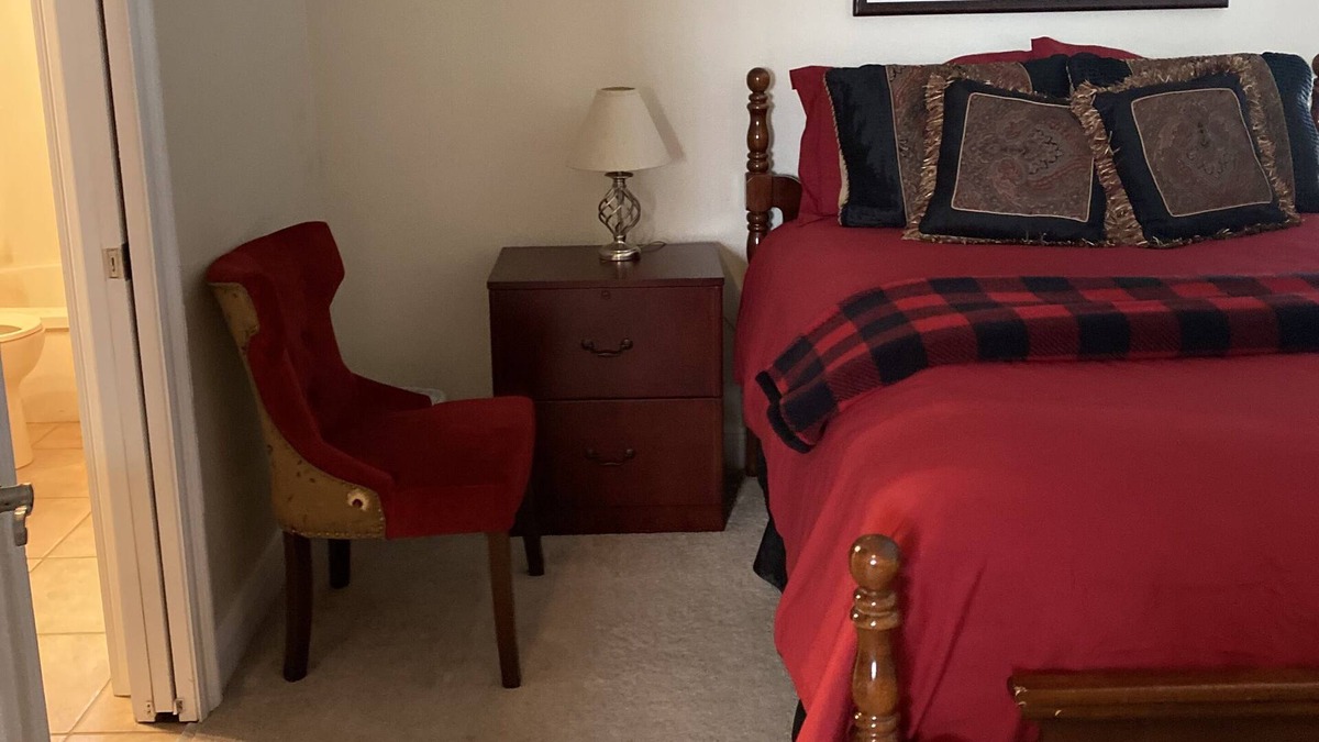 Read Boulevard East House | 10 minutes to downtown French Quarters in New Orleans, LA