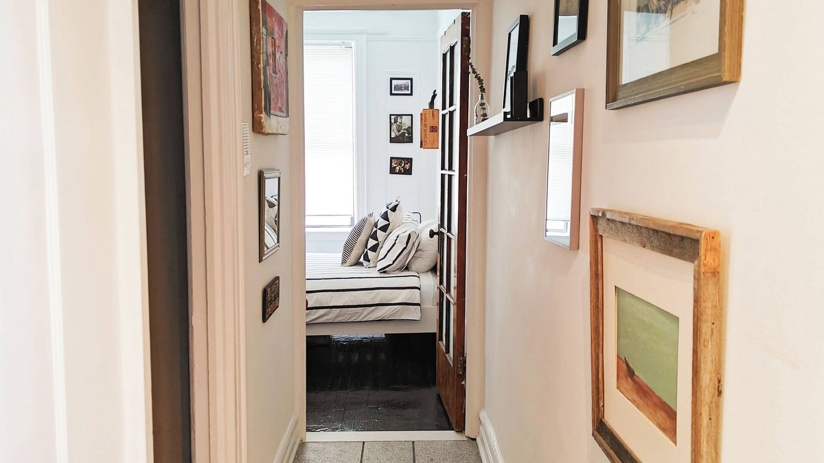 Queens Apartment | 10 minutes to Manhattan! Cozy 2 bedroom in LIC/Astoria, in the center of it all.