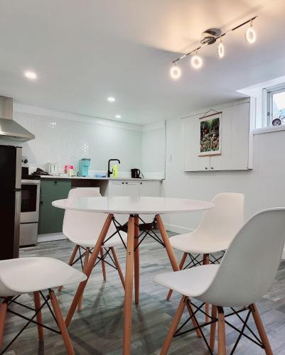 Laprairie House | 10 minutes to Montreal entire place 2 bedrooms private entrance