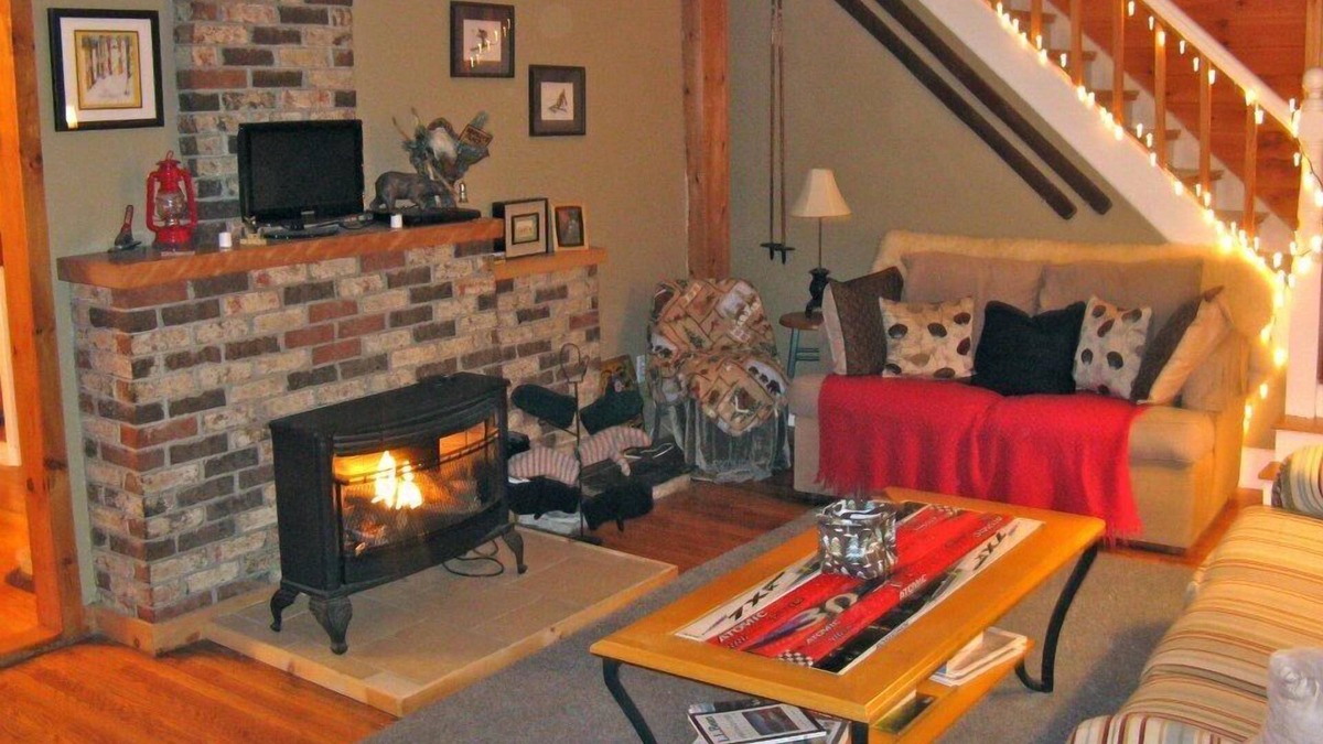 Stratton House | 10 minutes to Sugarloaf and 30 min. to Saddleback Private Setting