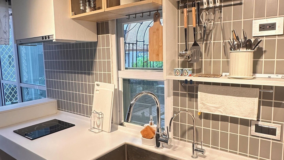 Wuqi District Apartment | 10 minutes to the Mitsui Shopping Park , 50 minutes to city center by Bus