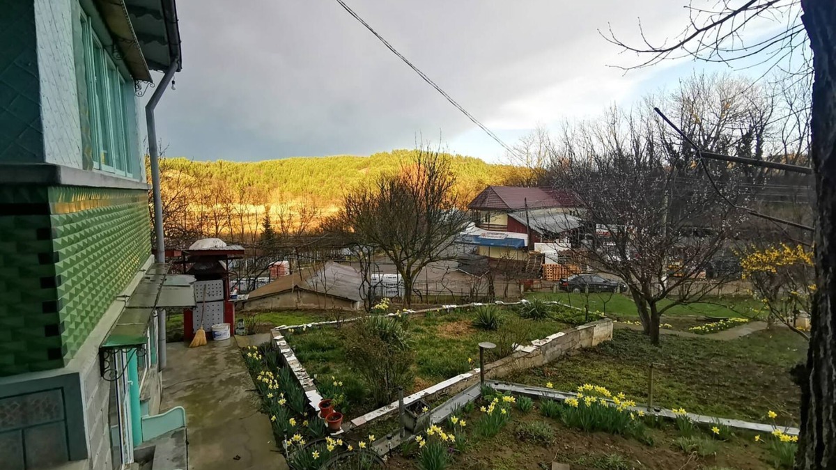 Scortoasa Other | 10 minutes to the Muddy Volcanoes! 5 bedrooms cozy Farmhouse pet-Friendly