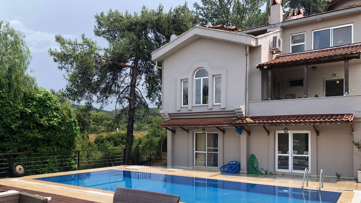 Ula Villa | 10 Minutes to Beach/ Kitebeach/ River Private Pool and Garden