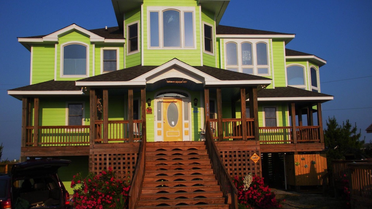 Carova Beach House | 10% off 8-17-8-24-25! Lux 6 bdr, 5.5 bath semi-oceanfront, 4WD area ocean views!