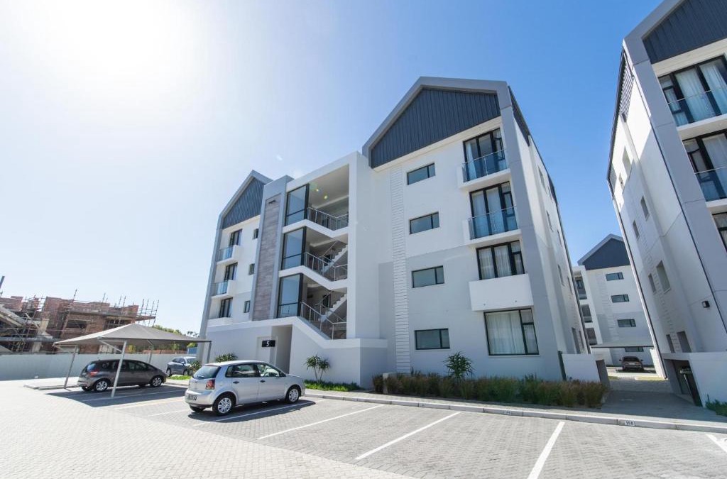 Summerstrand Apartment | 10 on Bellamare near the Beachfront