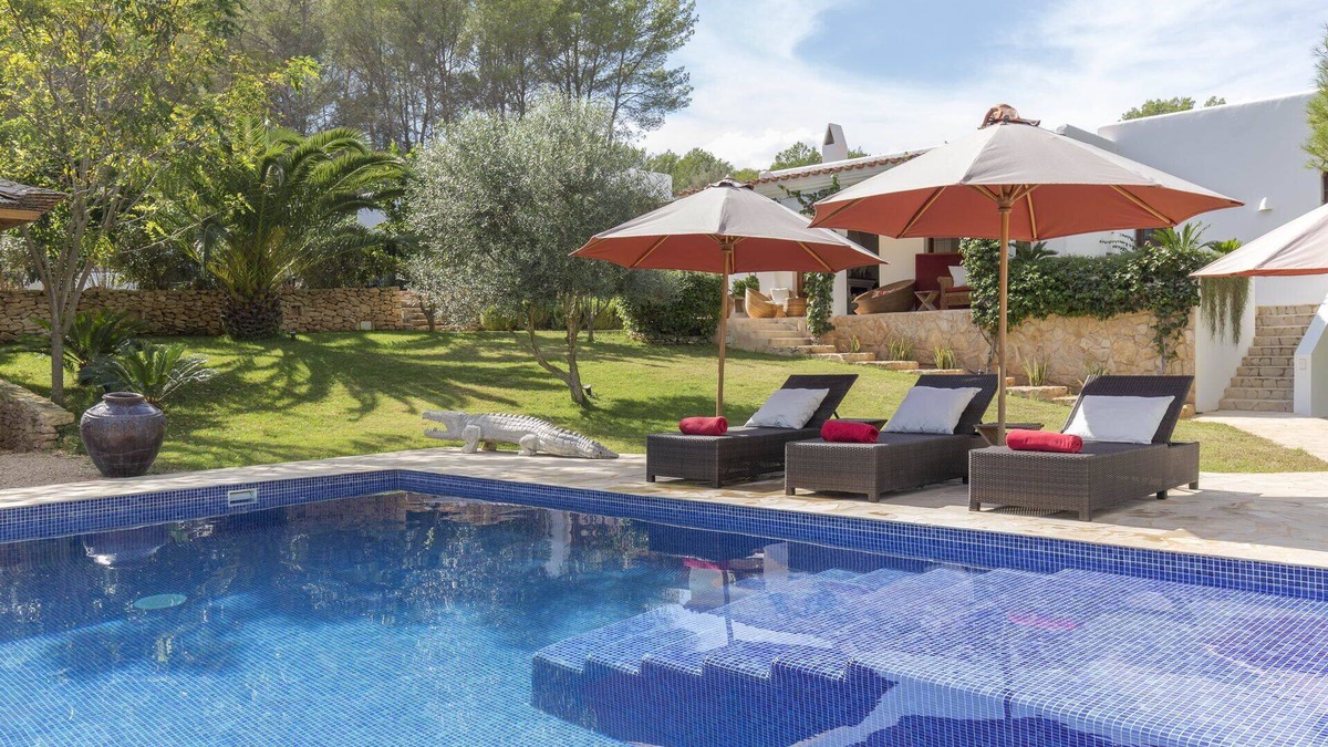 Santa Gertrudis House | 10 persons holiday home with meditation garden, children's playground and 11,50m pool