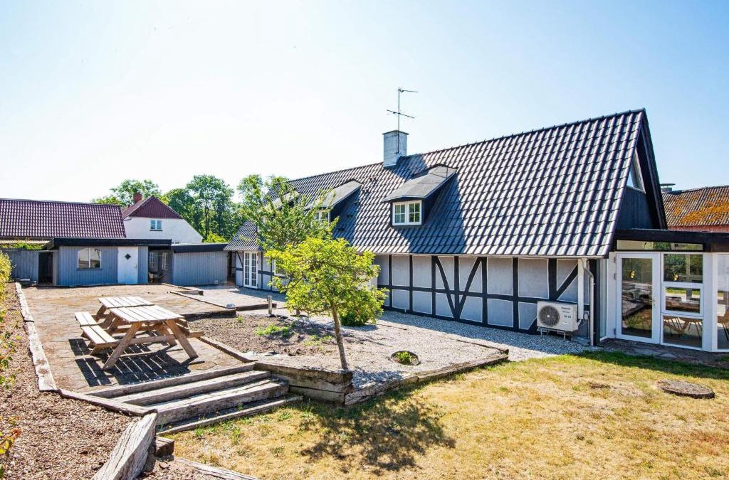 Auning House | 10 person holiday home in Auning-By Traum