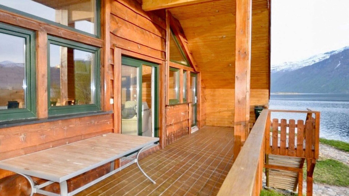 Gjemnes Municipality House | 10 person holiday home in EIDSVÅG