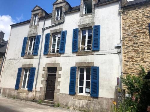 Rochefort-en-Terre Apartment | 10 Porte Cadre