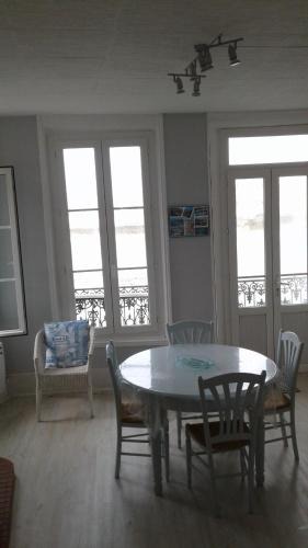 Le Treport Apartment | 10 Quai François 1er