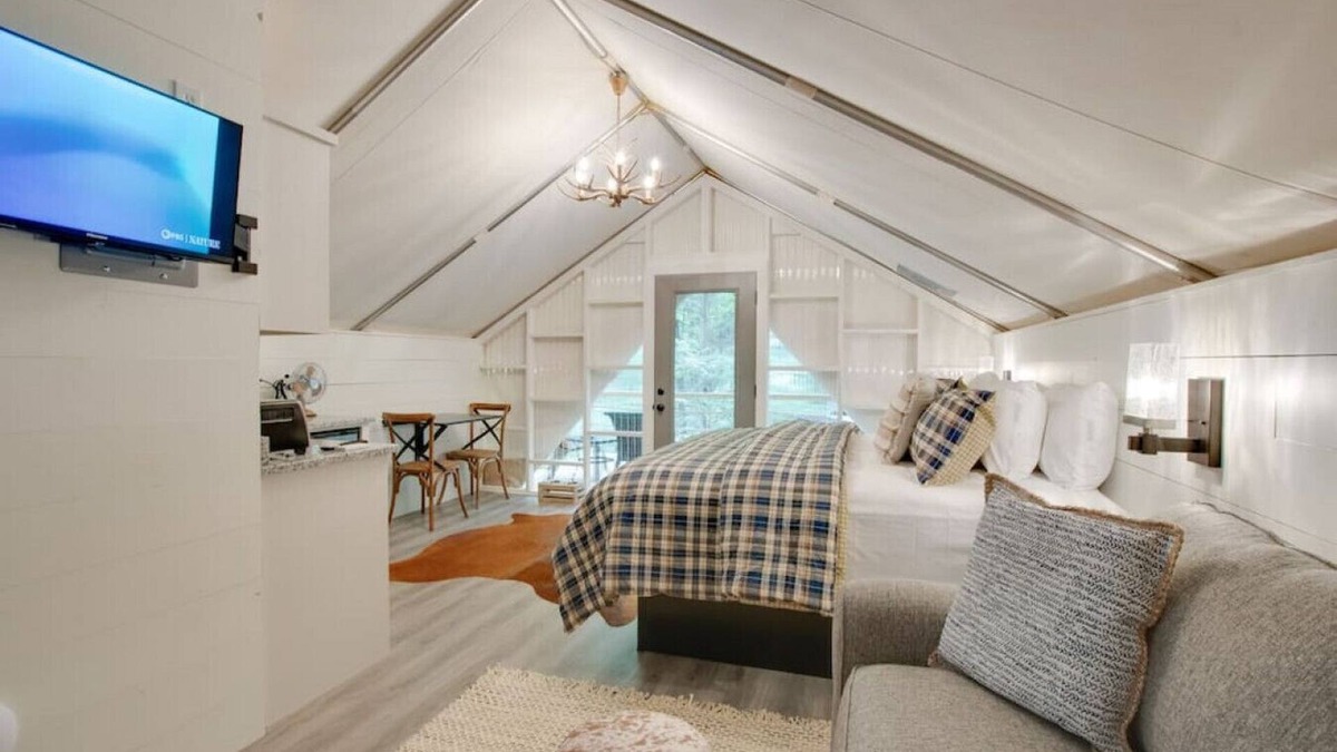 Groveoak RV Rental | #10 The Lodge Luxury Glamping Tent Hunting Theme