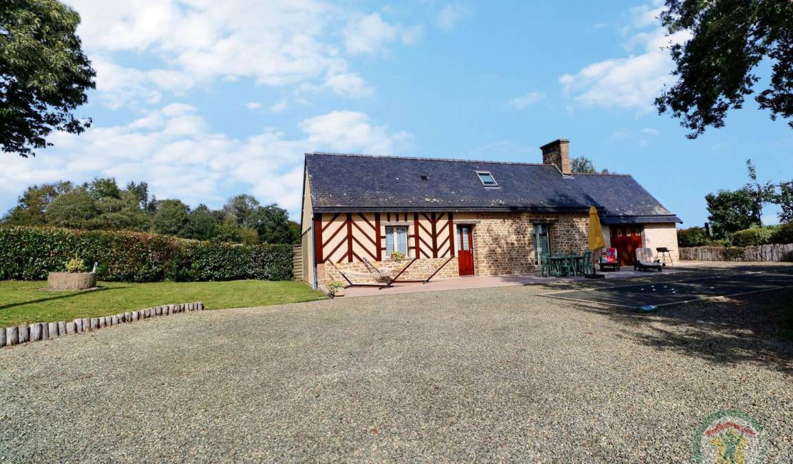 Saint-Germain-en-Cogles House | 100 m² Gîte ∙ 3 bedrooms ∙ 6 guests