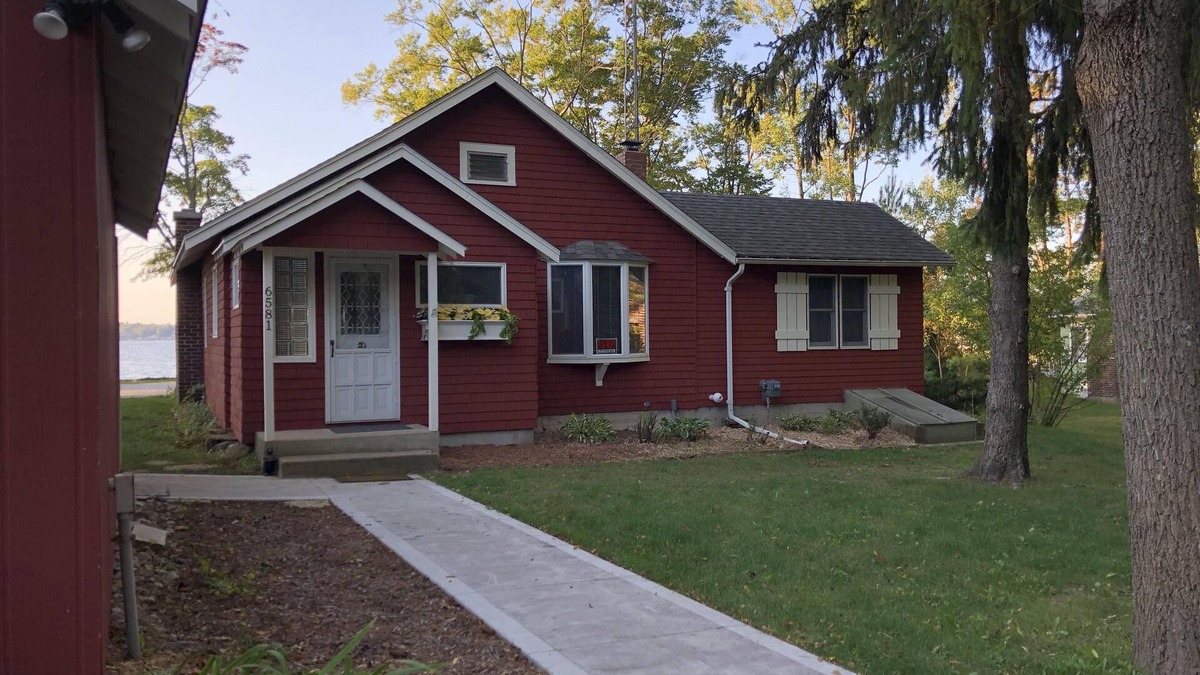 Bear Lake Cottage | 100 ft lakefront on Bear Lake, close to Crystal Mountain and Arcadia Bluffs