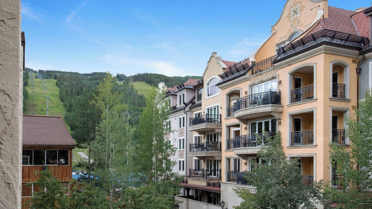 Vail Condo | 100 ft. to Gondola! Balcony, Fireplace, Parking, Views! Heart of Lionshead!
