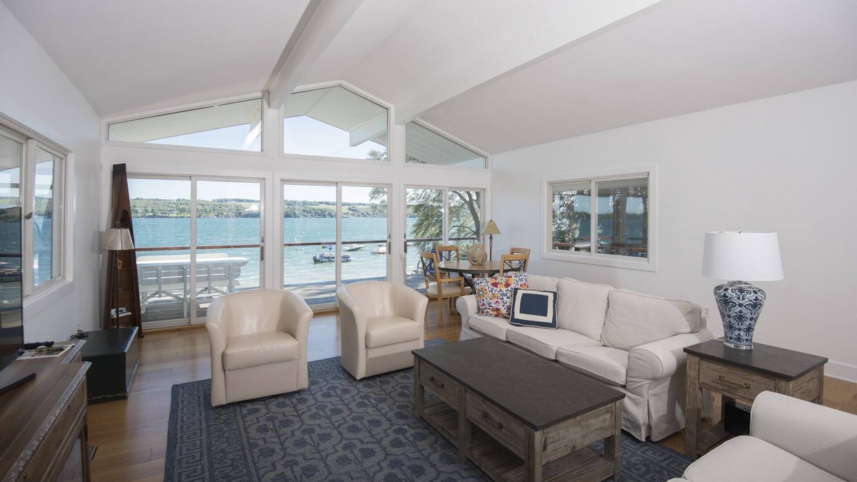 Skaneateles House | 100' Level Lakefront Beach