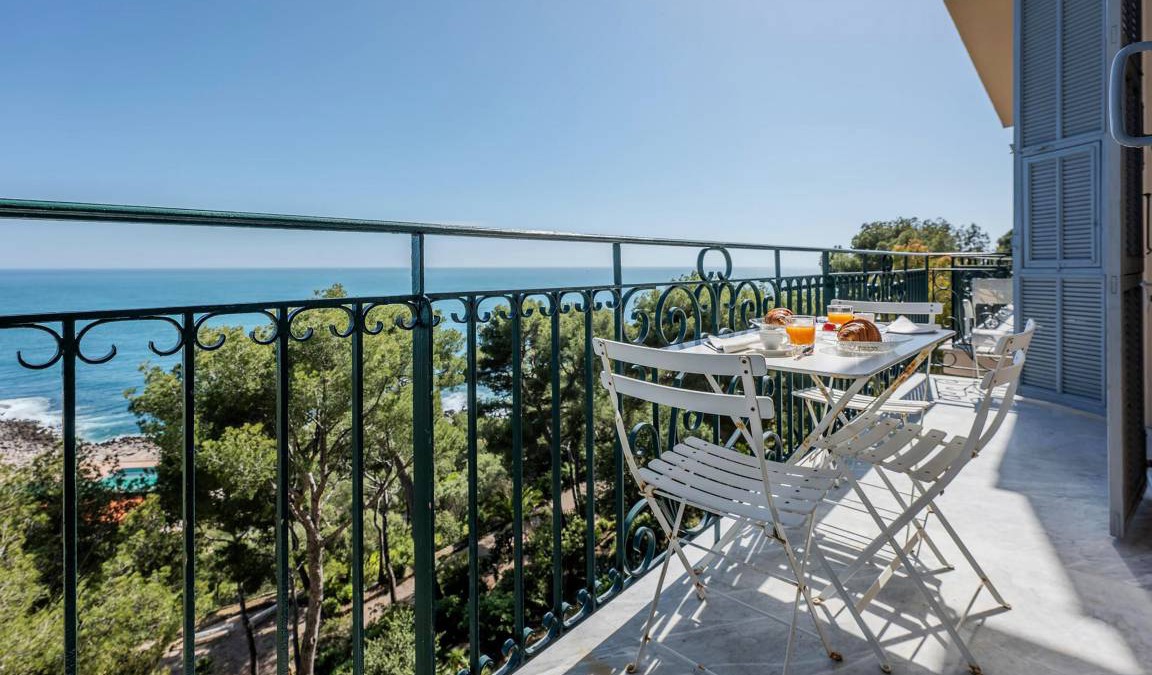 Roquebrune-Cap-Martin Apartment | 100 m² Apartment ∙ 4 bedrooms ∙ 6 guests