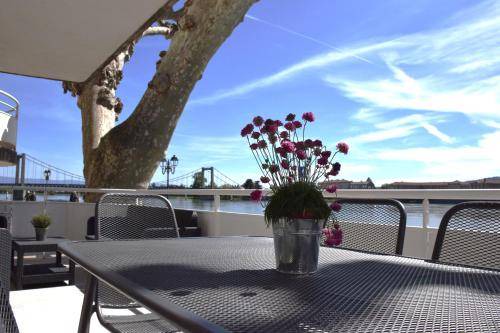 Tain-l'Hermitage Apartment | 100 m² Apartment ∙ 3 bedrooms ∙ 6 guests