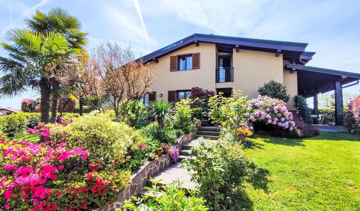 Montano Lucino Apartment | 100 m² Apartment ∙ 3 bedrooms ∙ 5 guests