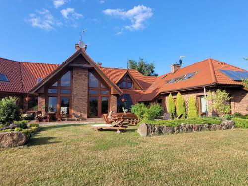 Malbork Apartment | 100 m² Apartment ∙ 3 bedrooms ∙ 8 guests