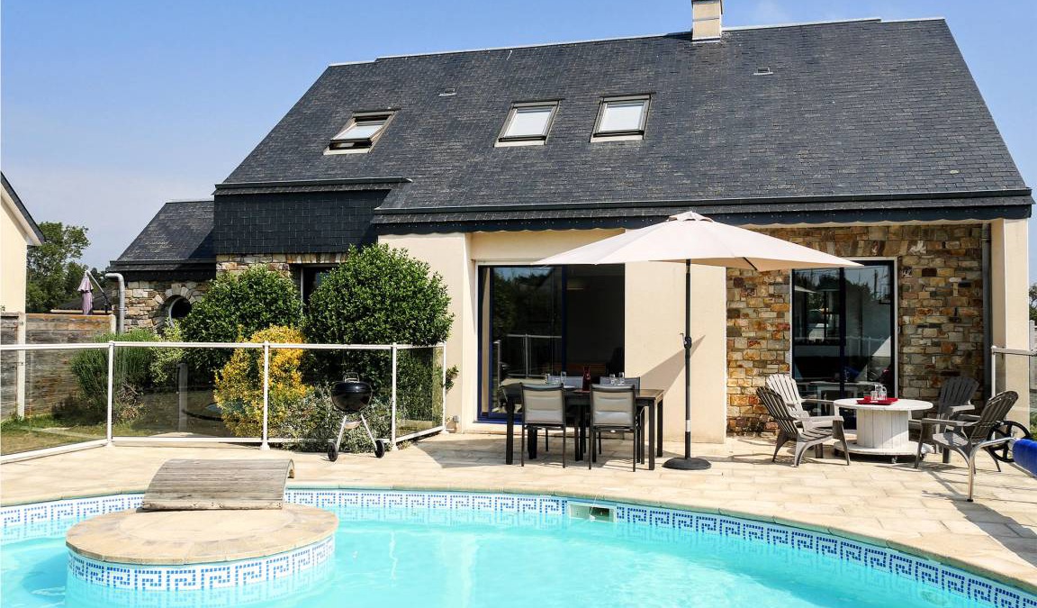 Saint-Germain-sur-Ay House | 100 m² House ∙ 4 bedrooms ∙ 8 guests
