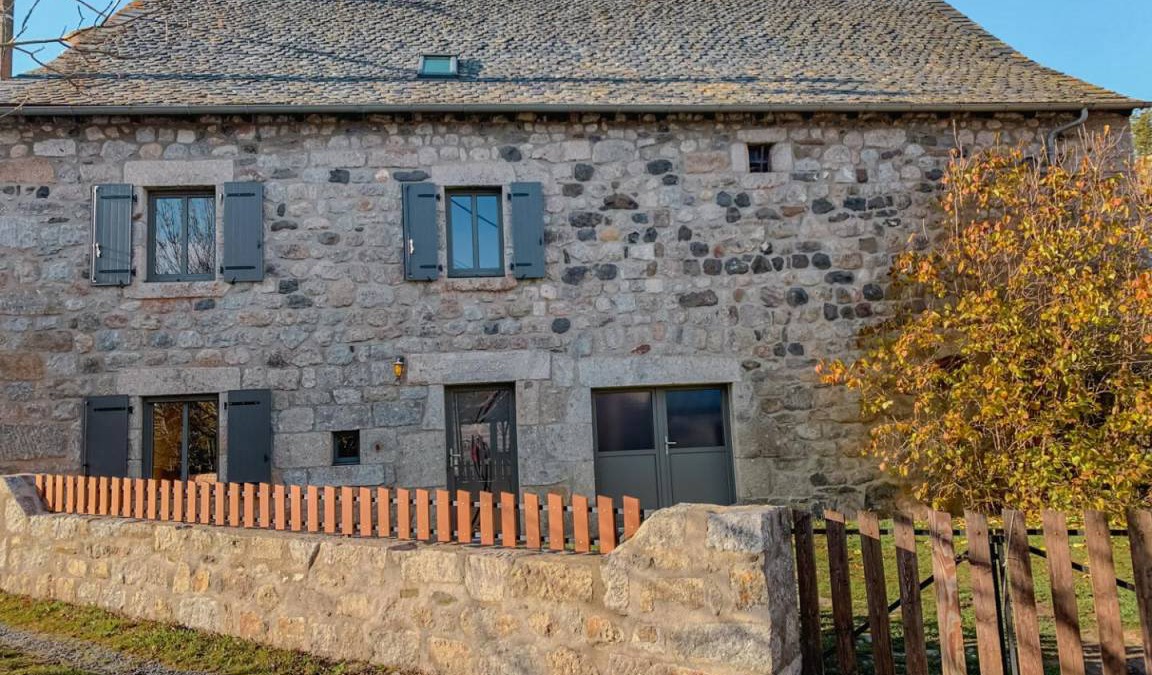 Nasbinals House | 100 m² Gîte ∙ 3 bedrooms ∙ 7 guests