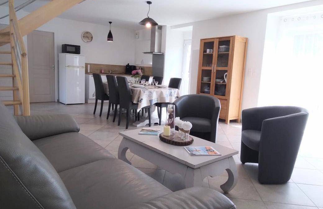 Ambon House | 100 m² Gîte ∙ 3 bedrooms ∙ 6 guests