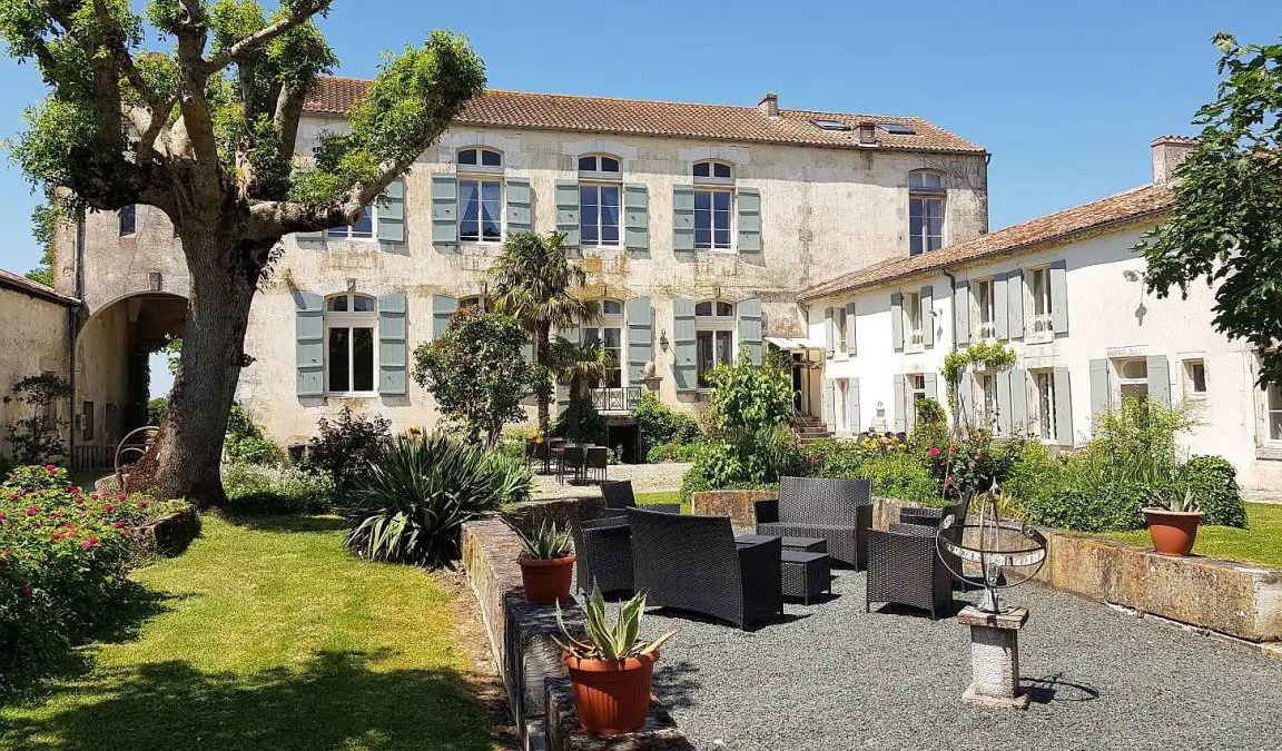 Asnieres-la-Giraud House | 100 m² House ∙ 3 bedrooms ∙ 5 guests