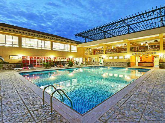 Entebbe Hotel | 100 m² Hotel ∙ 2 bedrooms ∙ 6 guests