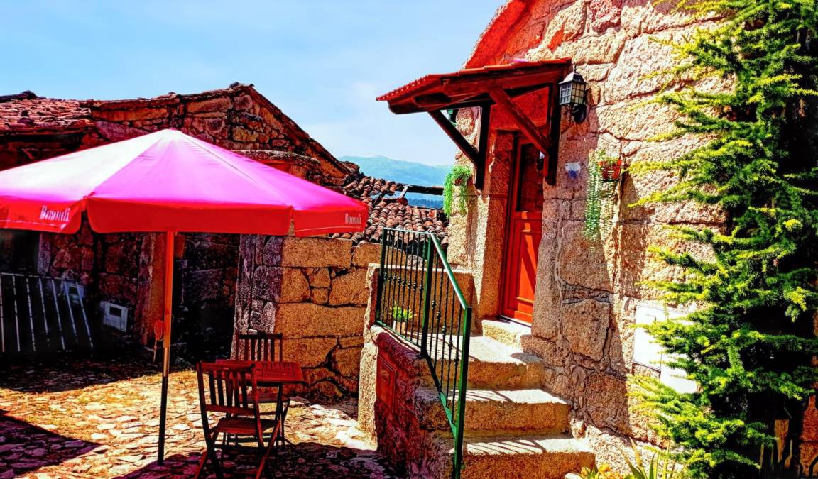Lindoso House | 100 m² House ∙ 1 bedroom ∙ 2 guests